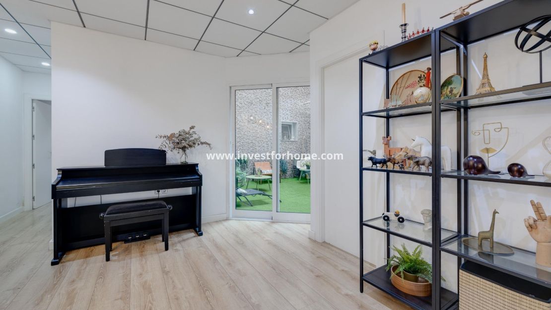 Sale - Apartment - Torrevieja - Playa del Cura