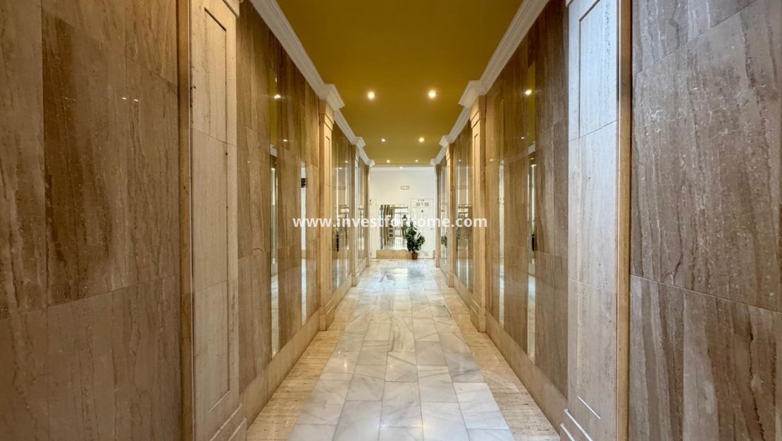 Sale - Apartment - Torrevieja - Playa del Cura