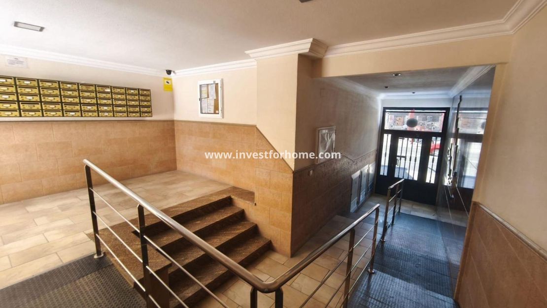 Sale - Apartment - Torrevieja - Puerto Deportivo