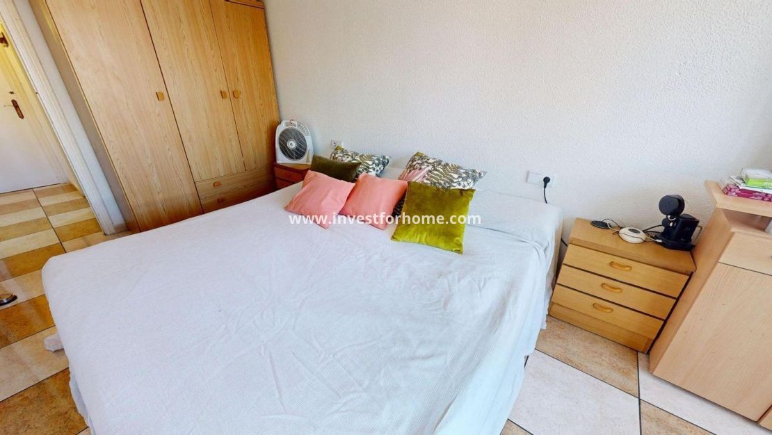 Sale - Apartment - Torrevieja - Puerto Deportivo