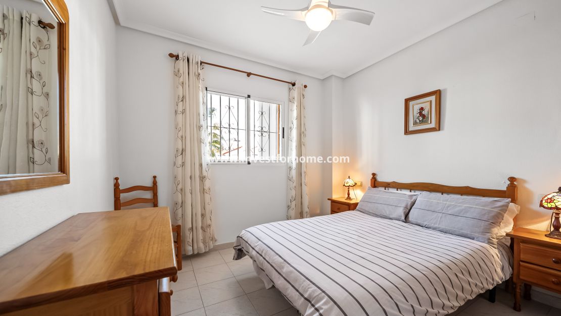 Sale - Apartment - Torrevieja - Torrelamata - La Mata