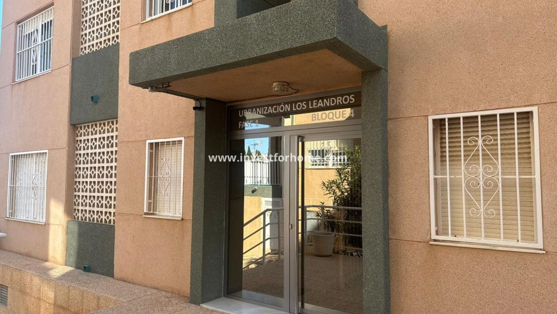 Sale - Apartment - Torrevieja - Torrelamata - La Mata