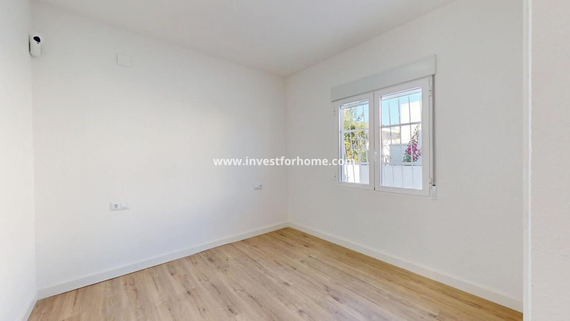 Sale - Bungalow - Orihuela Costa - Costa Blanca