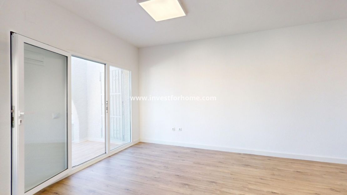 Sale - Bungalow - Orihuela Costa - Costa Blanca