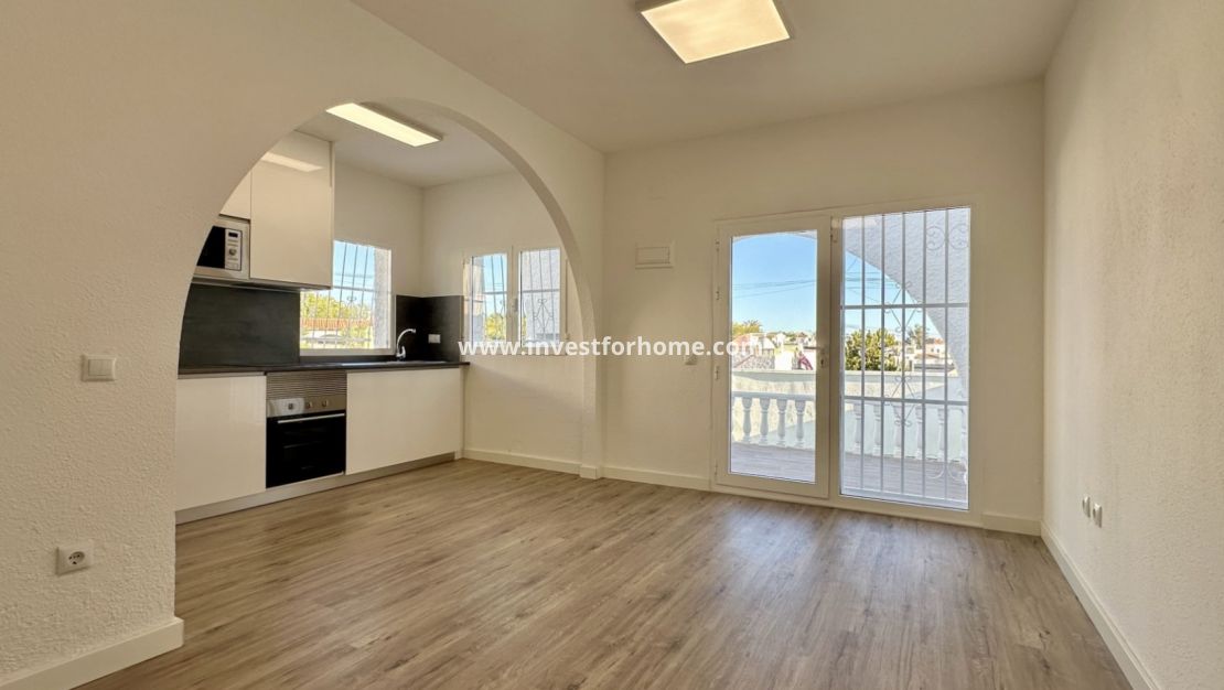 Sale - Bungalow - Orihuela Costa - Costa Blanca