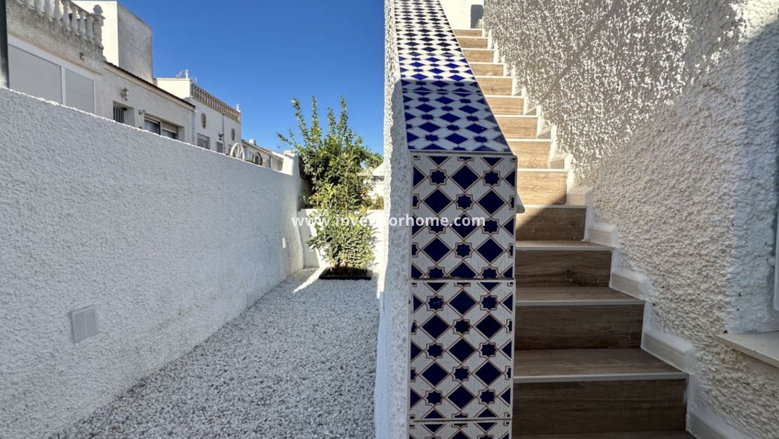 Sale - Bungalow - Orihuela Costa - Costa Blanca