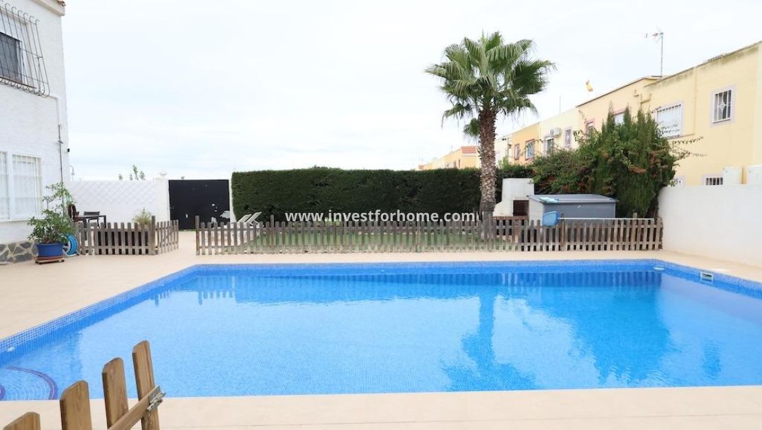Sale - Bungalow - Orihuela Costa - Costa Blanca