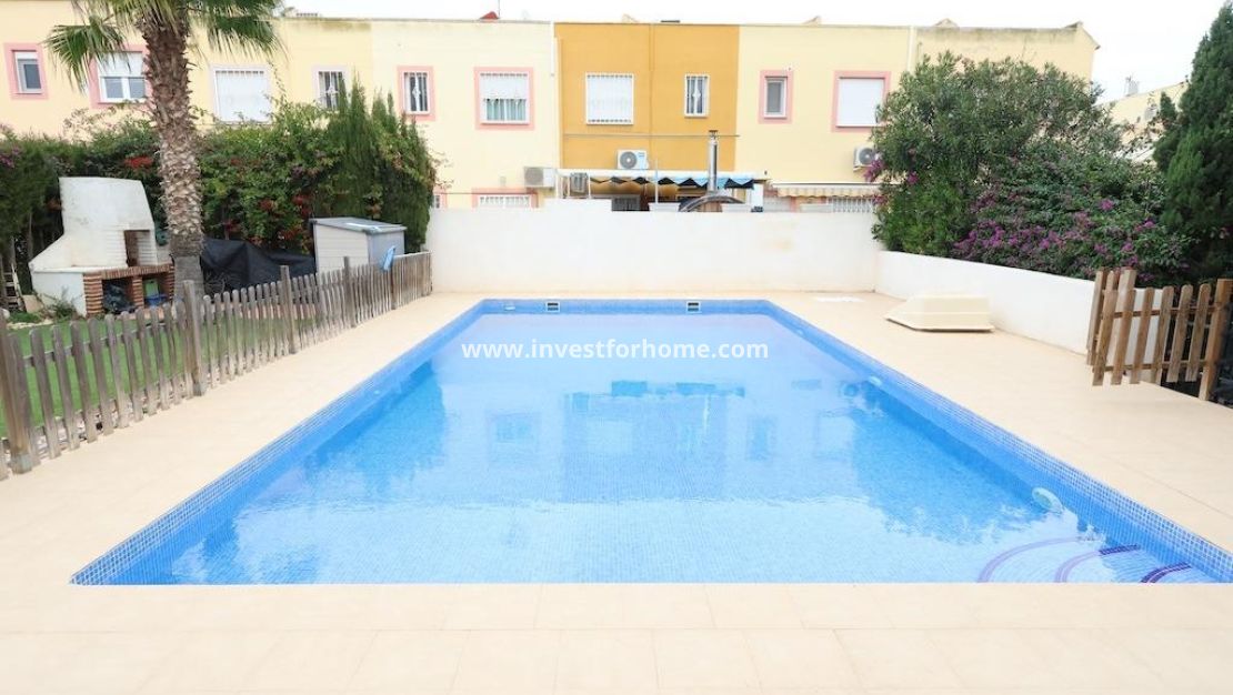 Sale - Bungalow - Orihuela Costa - Costa Blanca