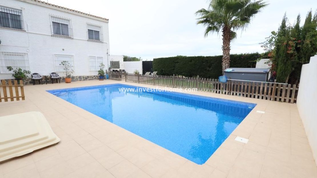 Sale - Bungalow - Orihuela Costa - Costa Blanca