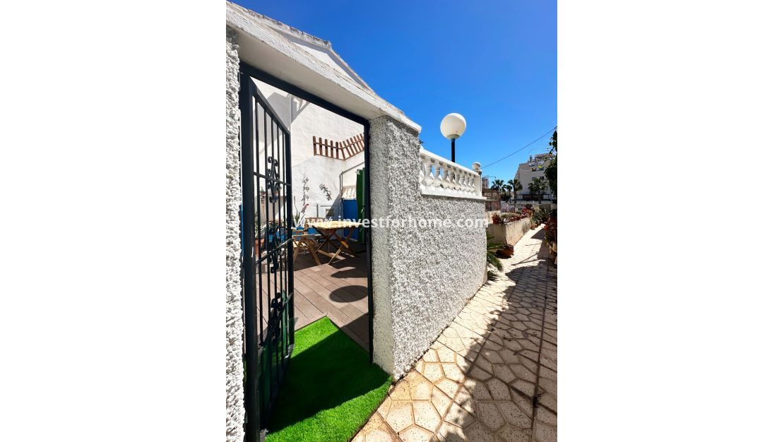 Sale - Bungalow - Orihuela Costa - Costa Blanca