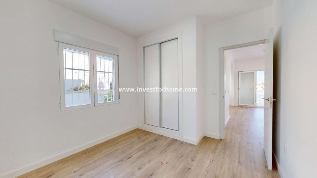 Sale - Bungalow - Orihuela Costa - Inland