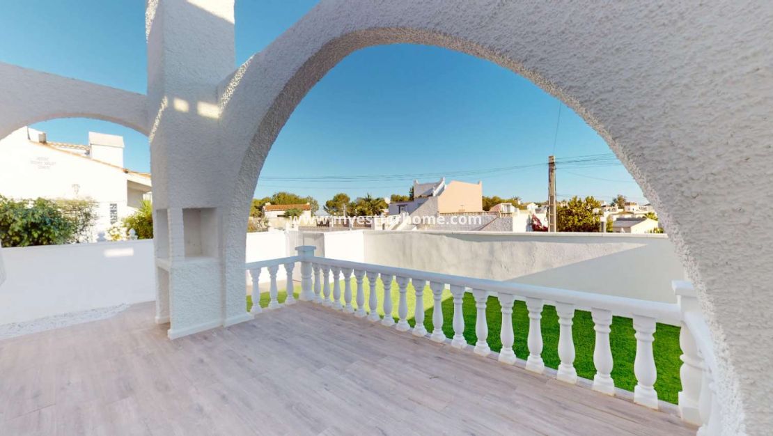 Sale - Bungalow - Orihuela Costa - Inland