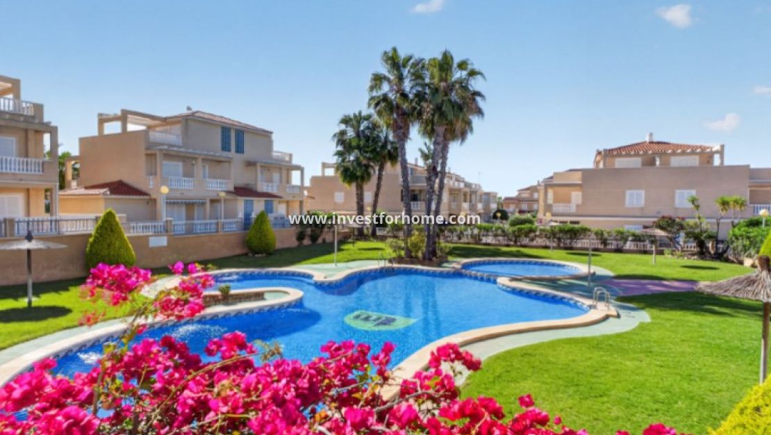 Sale - Bungalow - Orihuela Costa - Inland