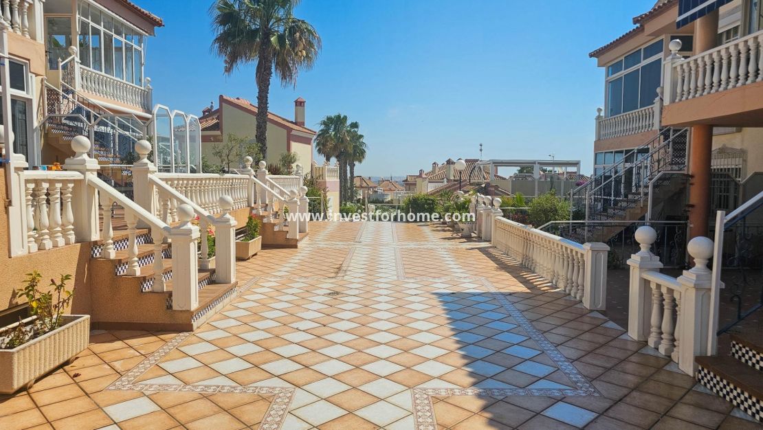 Sale - Bungalow - Orihuela Costa - Los Altos