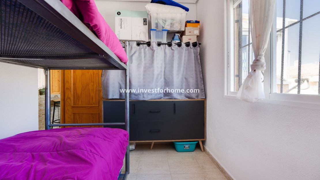 Sale - Bungalow - Torrevieja - aguas nuevas