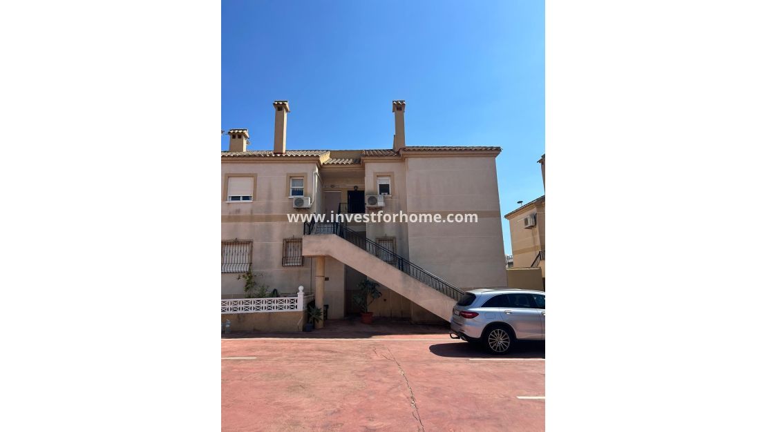 Sale - Bungalow - Torrevieja - aguas nuevas
