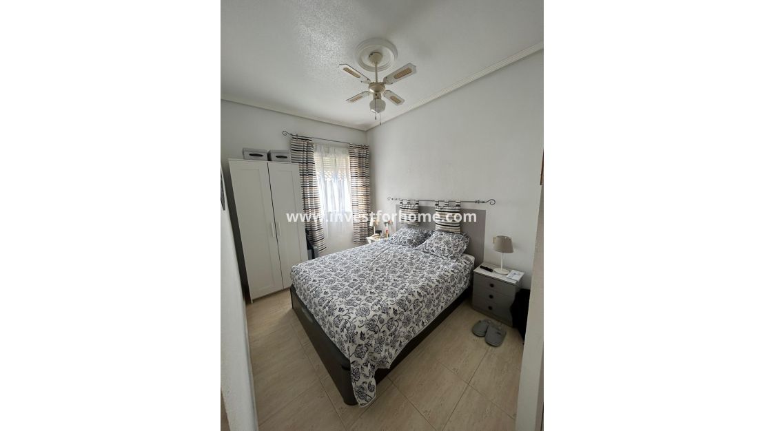 Sale - Bungalow - Torrevieja - aguas nuevas