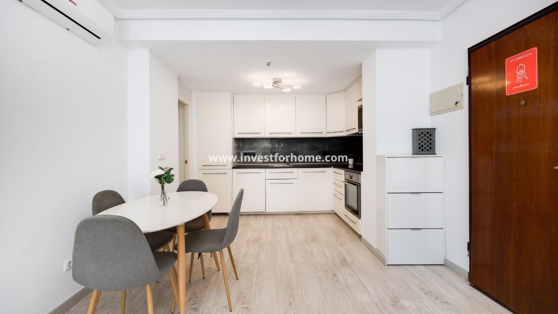 Sale - Bungalow - Torrevieja - aguas nuevas