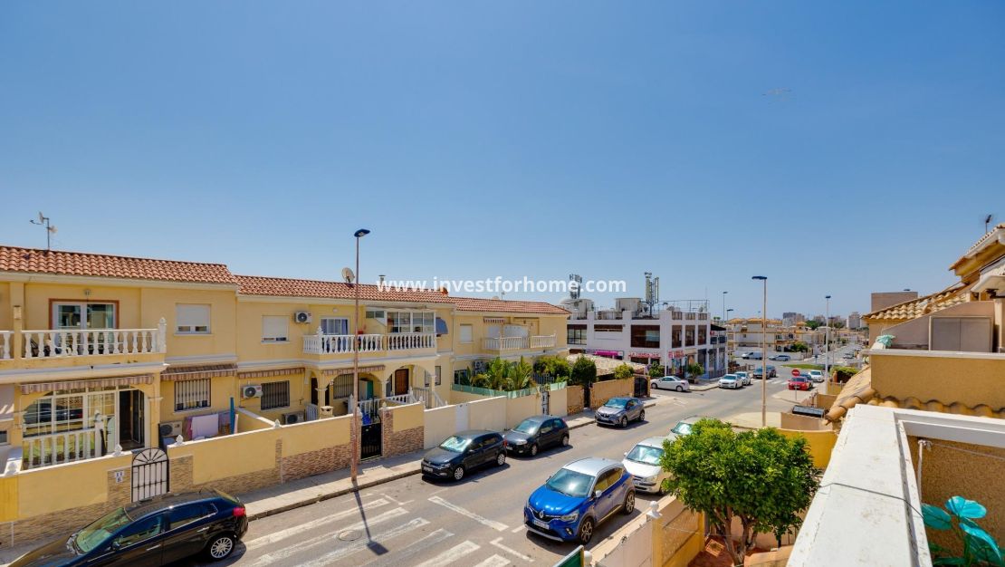 Sale - Bungalow - Torrevieja - aguas nuevas