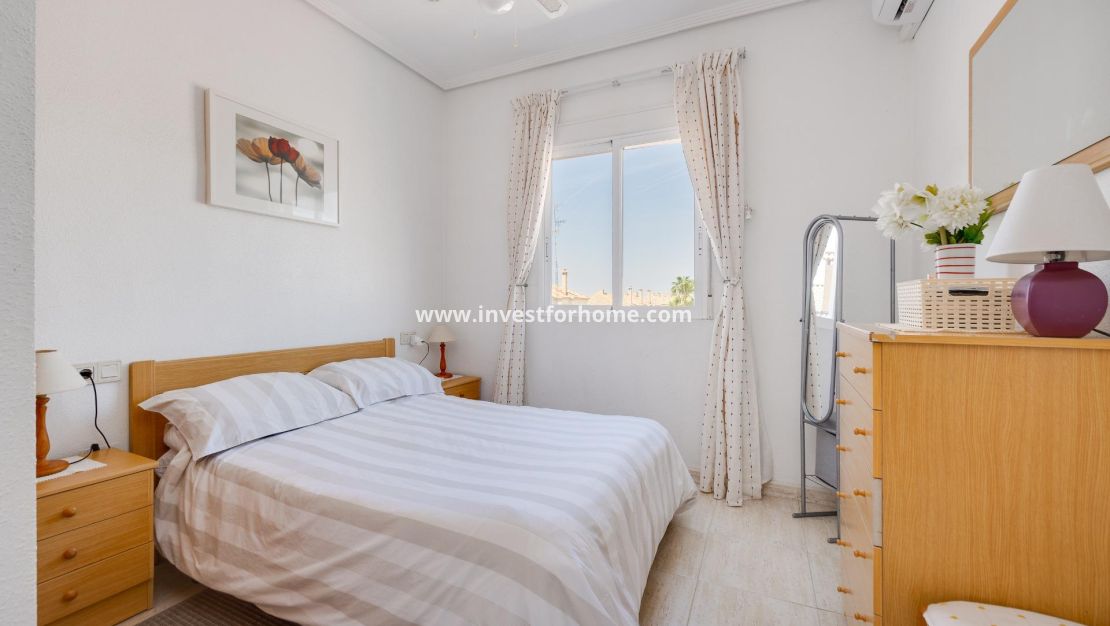Sale - Bungalow - Torrevieja - aguas nuevas