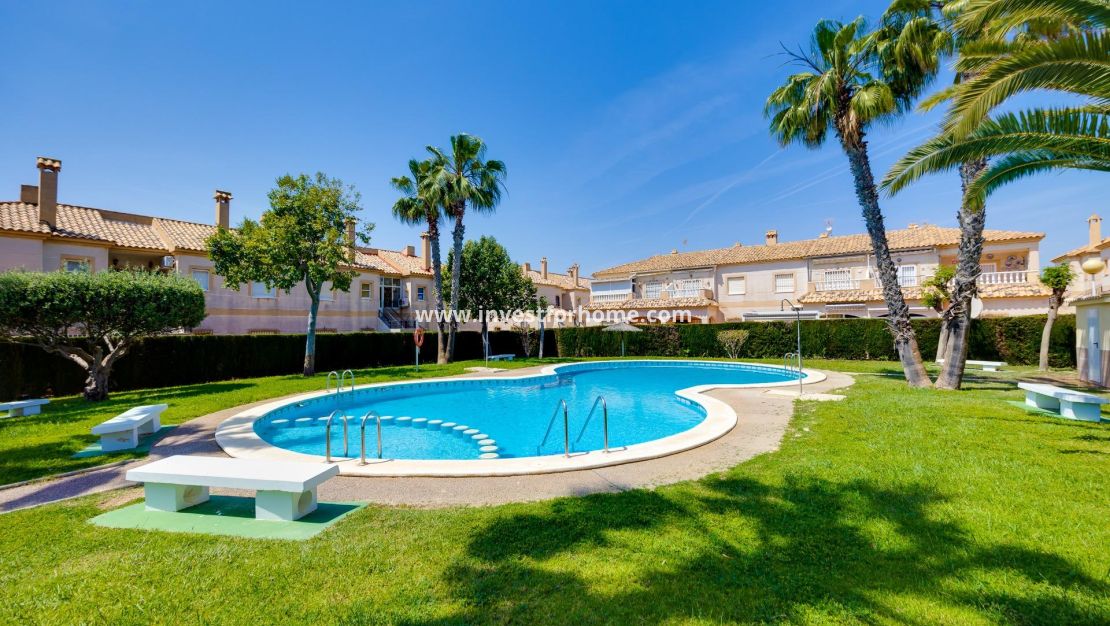 Sale - Bungalow - Torrevieja - aguas nuevas