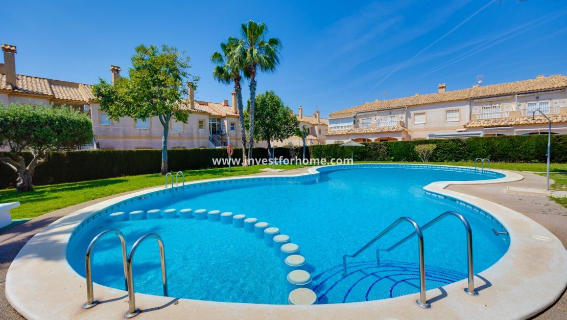Sale - Bungalow - Torrevieja - aguas nuevas