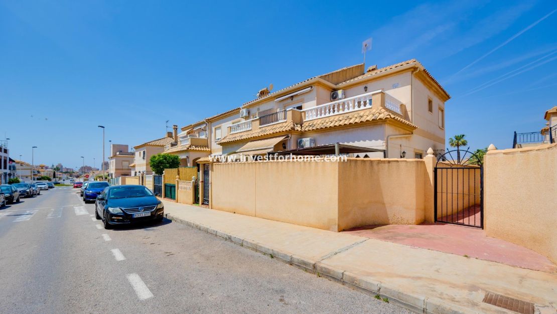 Sale - Bungalow - Torrevieja - aguas nuevas