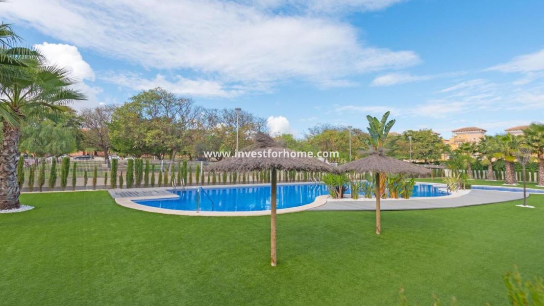 Sale - Bungalow - Torrevieja - Auguas Neuvas