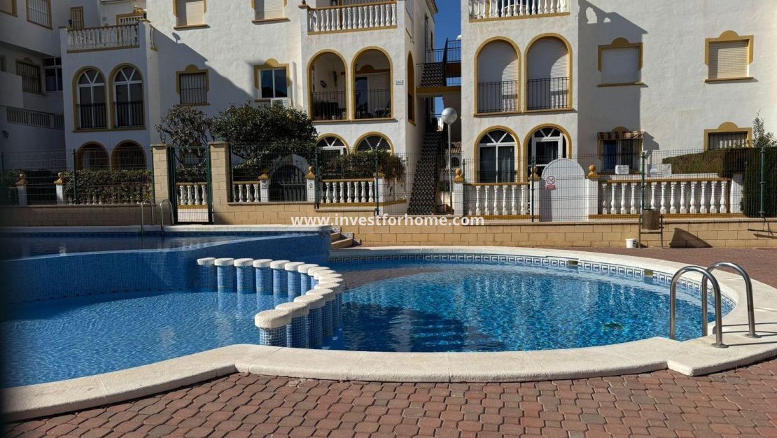 Sale - Bungalow - Torrevieja - Cañada Del Molino