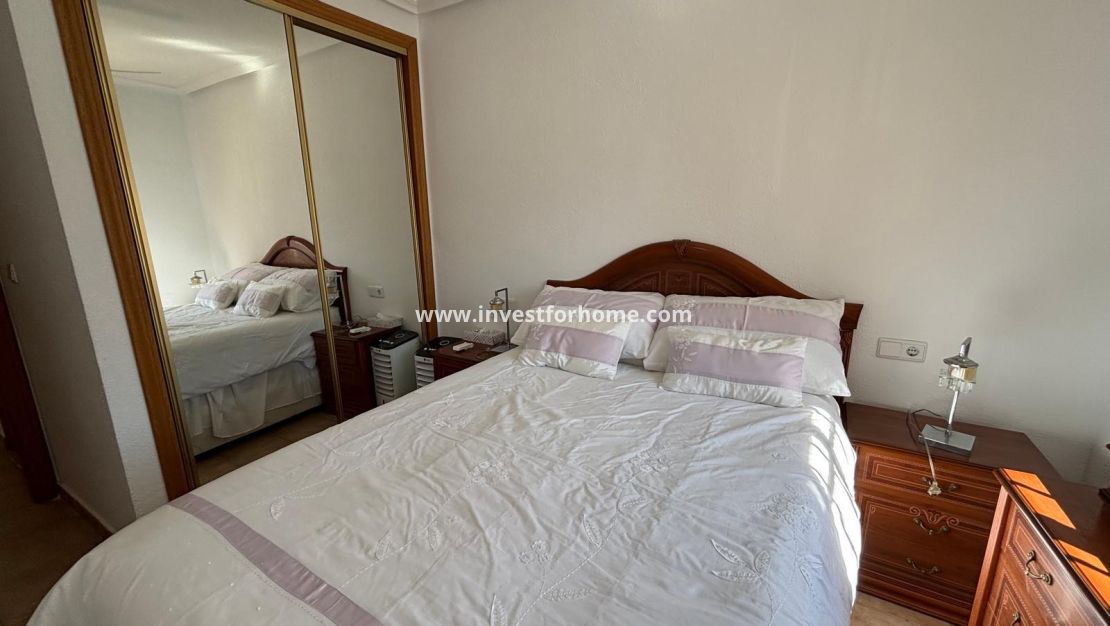 Sale - Bungalow - Torrevieja - Centro