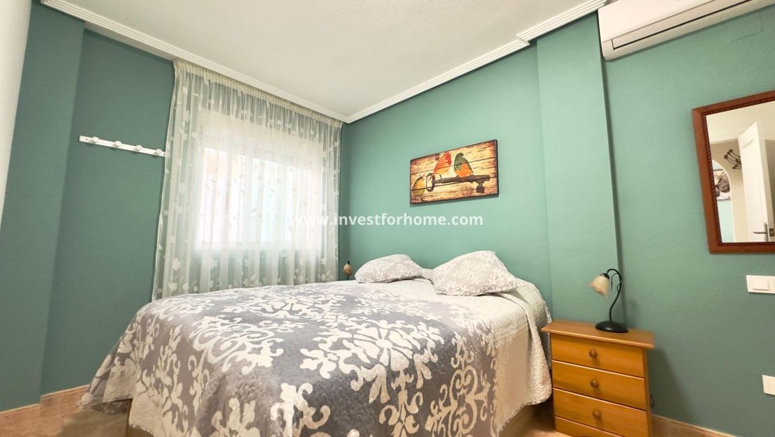 Sale - Bungalow - Torrevieja - Centro