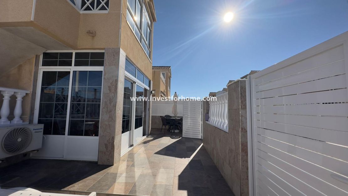 Sale - Bungalow - Torrevieja - Centro