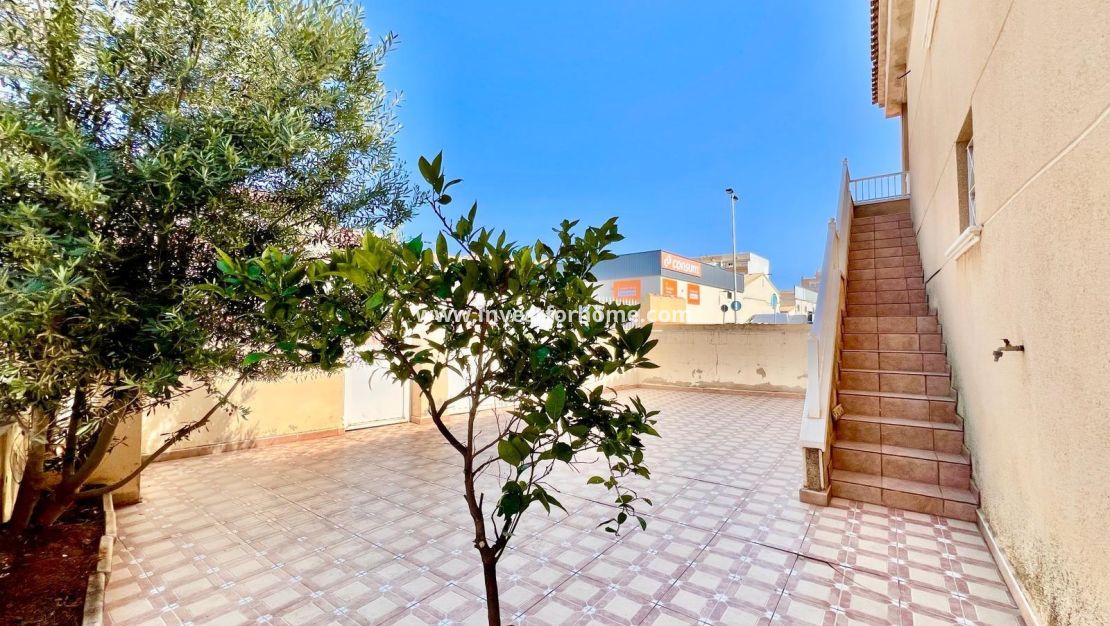 Sale - Bungalow - Torrevieja - Centro