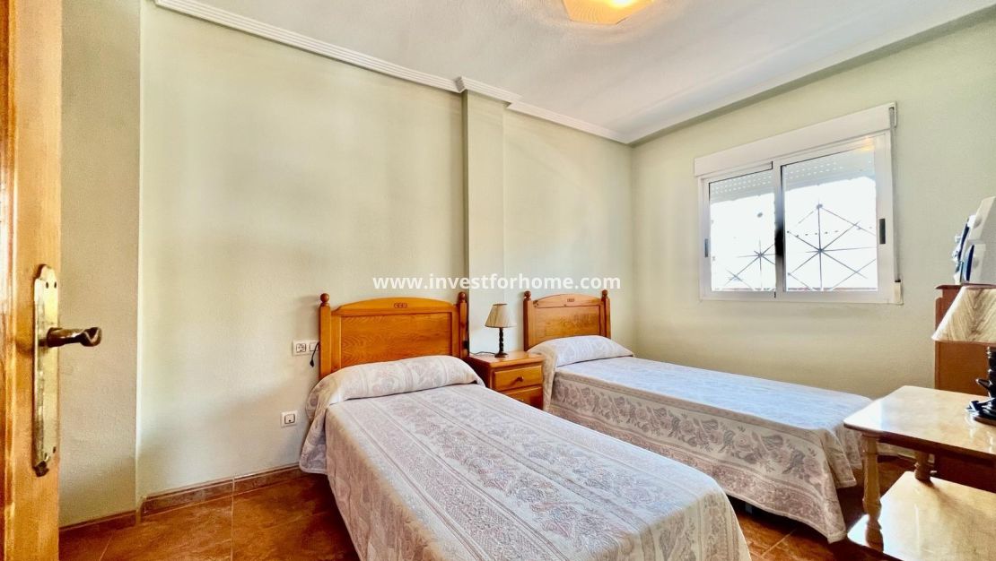 Sale - Bungalow - Torrevieja - Centro