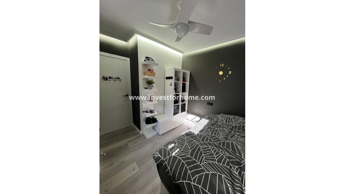 Sale - Bungalow - Torrevieja - Costa Blanca