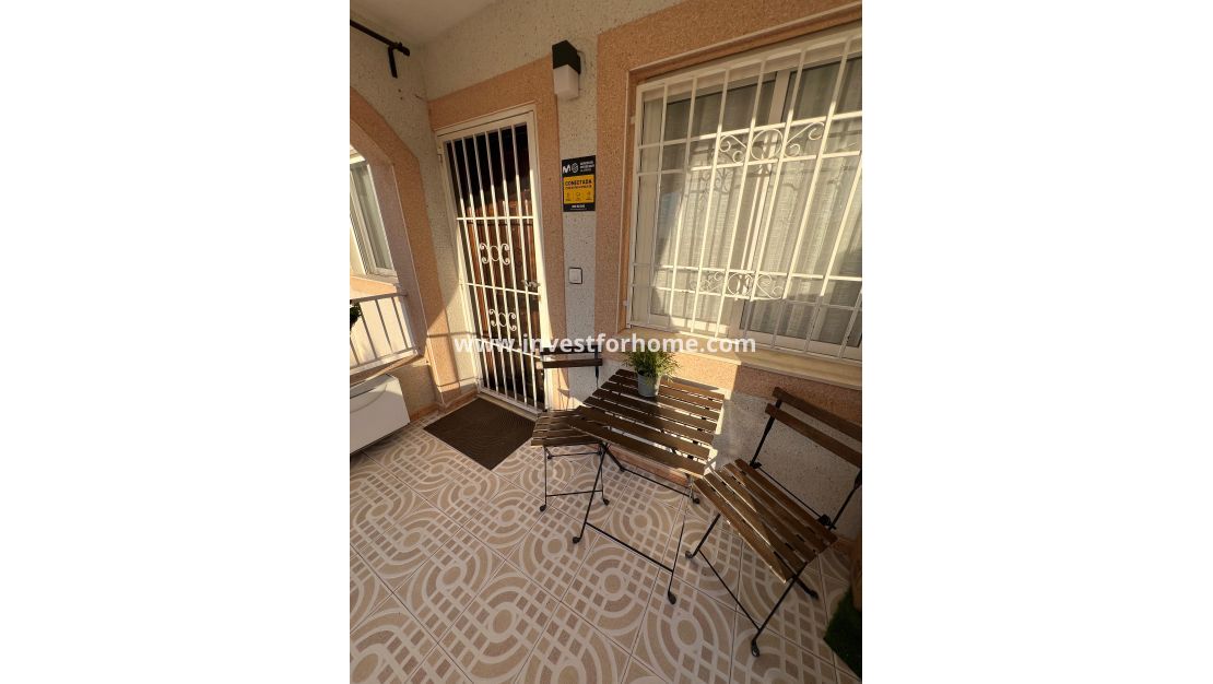 Sale - Bungalow - Torrevieja - Costa Blanca