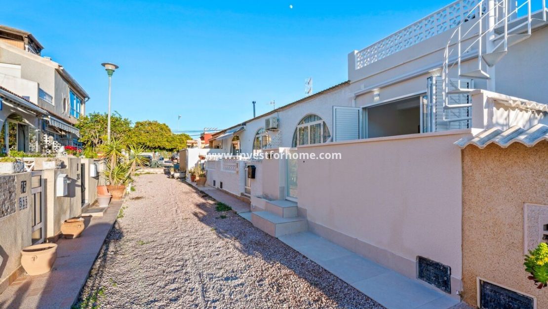 Sale - Bungalow - Torrevieja - Costa Blanca