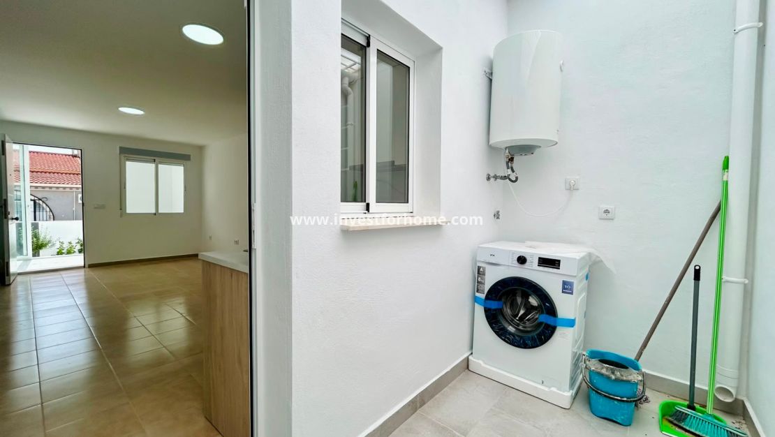 Sale - Bungalow - Torrevieja - Costa Blanca