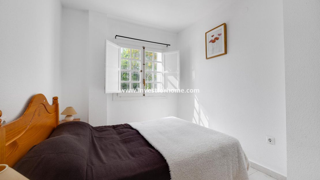 Sale - Bungalow - Torrevieja - El Acequión - Los Náufragos
