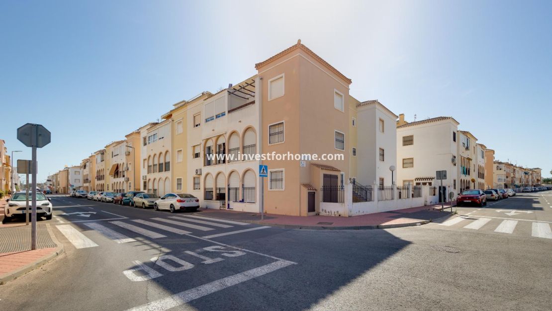 Sale - Bungalow - Torrevieja - El Acequión - Los Náufragos