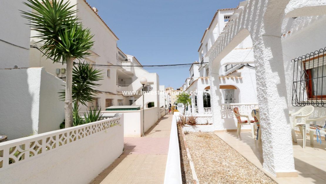 Sale - Bungalow - Torrevieja - El Acequión - Los Náufragos
