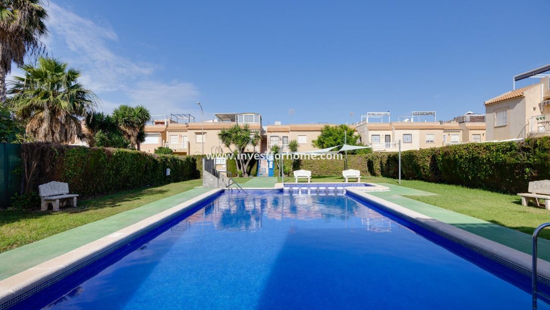 Sale - Bungalow - Torrevieja - El Chaparral