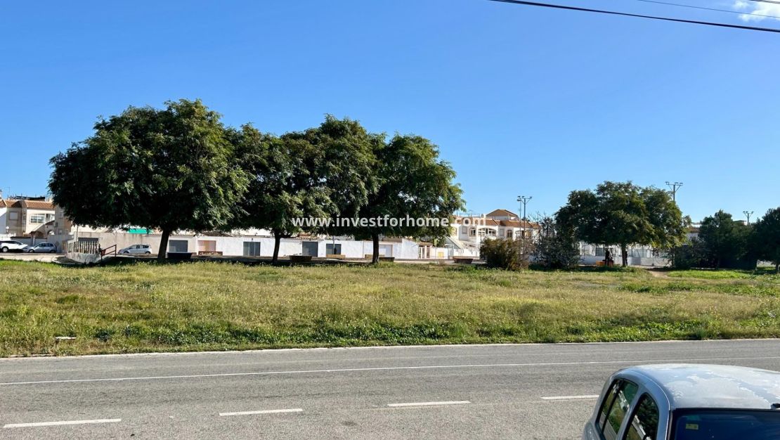 Sale - Bungalow - Torrevieja - El Limonar