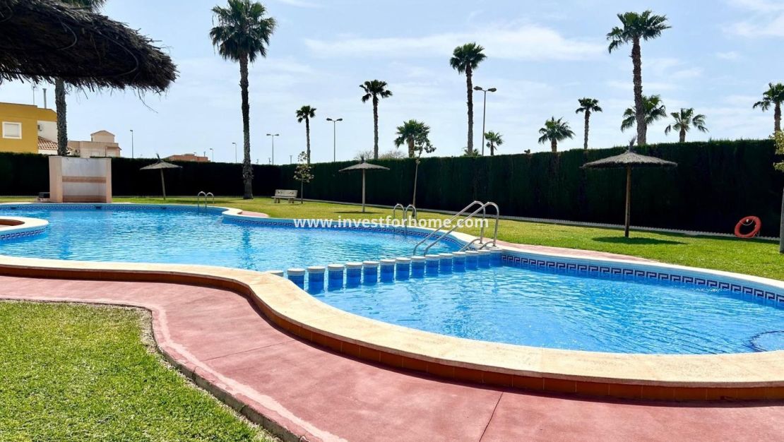 Sale - Bungalow - Torrevieja - El Limonar