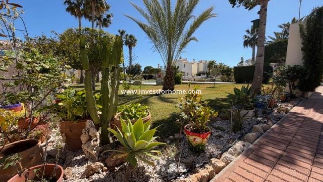 Sale - Bungalow - Torrevieja - La Siesta-El Chaparral