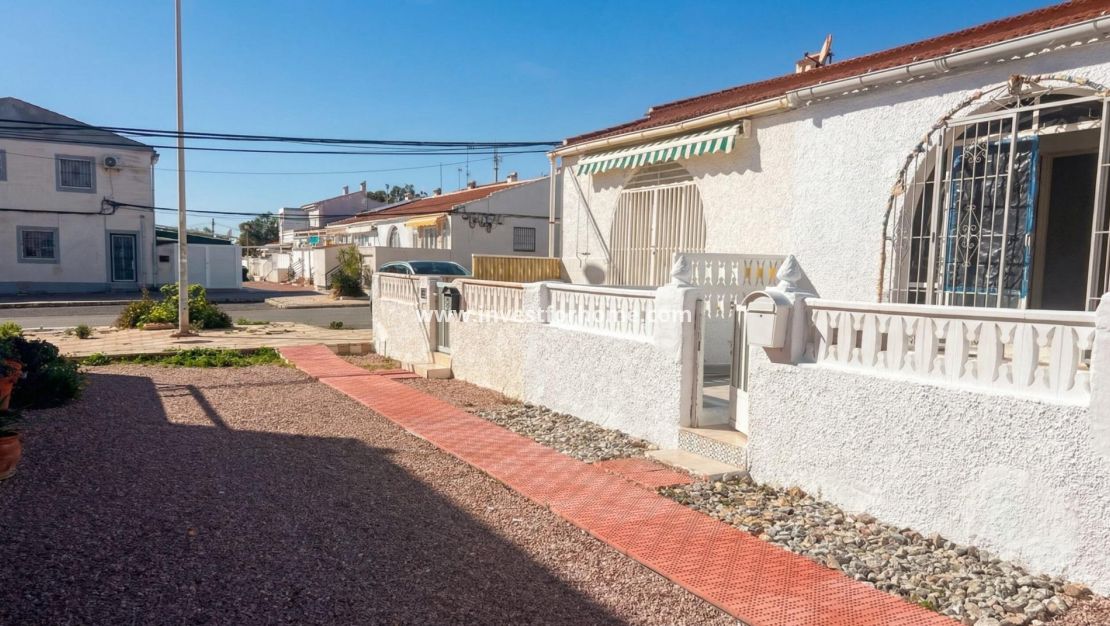 Sale - Bungalow - Torrevieja - La Siesta - El Salado - Torreta