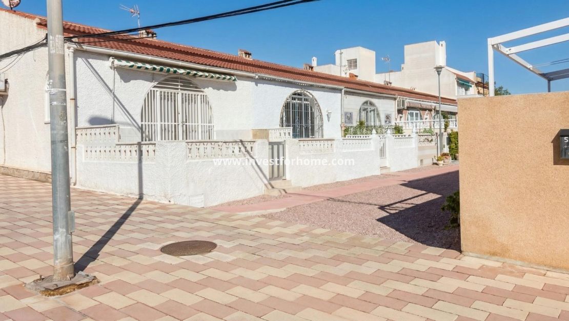 Sale - Bungalow - Torrevieja - La Siesta - El Salado - Torreta