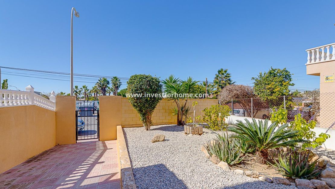 Sale - Bungalow - Torrevieja - La Siesta - El Salado - Torreta