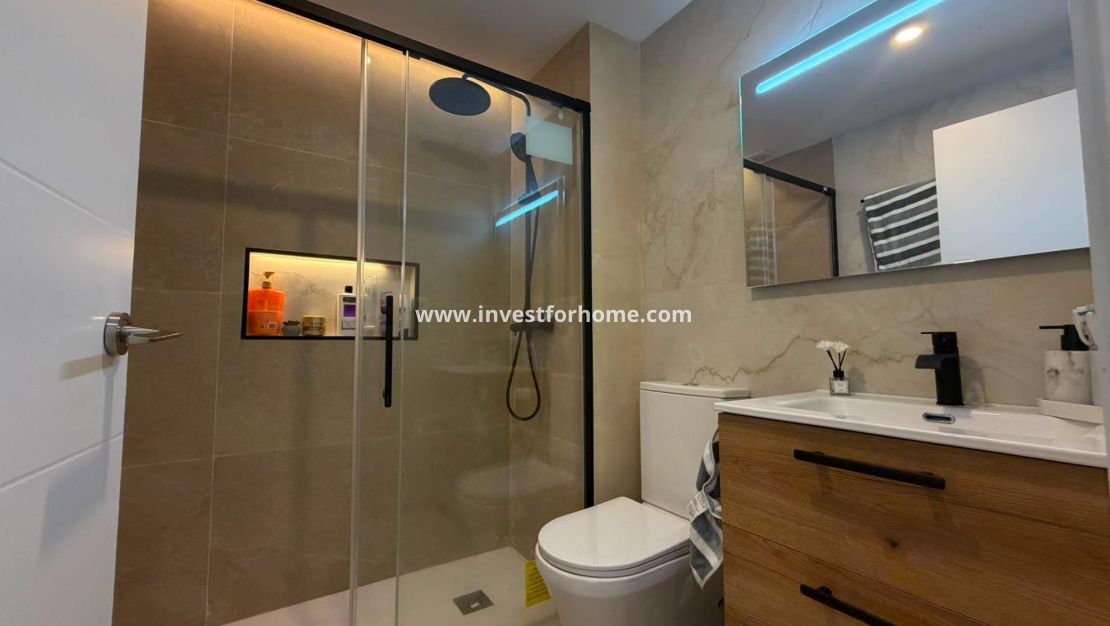 Sale - Bungalow - Torrevieja - La Veleta