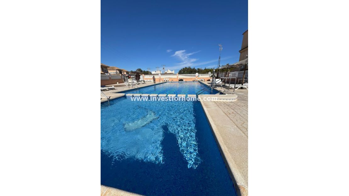Sale - Bungalow - Torrevieja - Los Altos